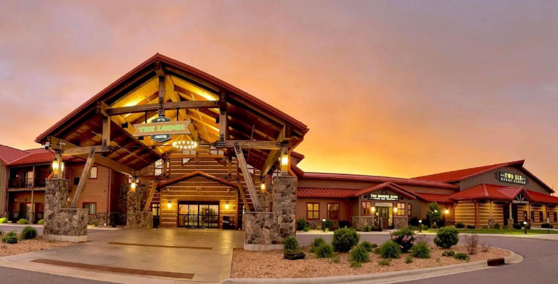 The Lodge At Mauston Экстерьер фото