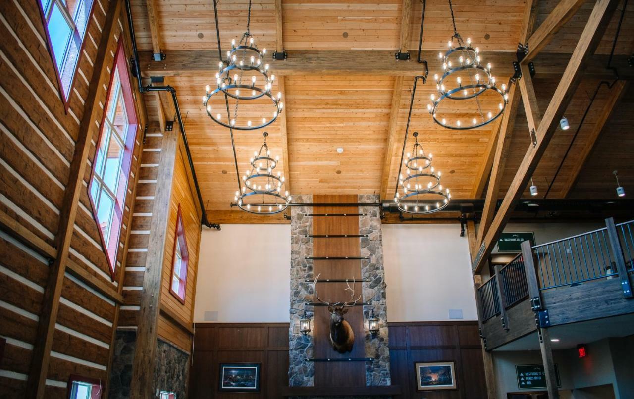 The Lodge At Mauston Экстерьер фото